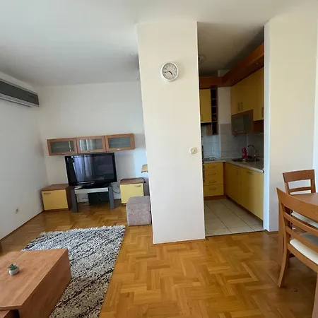 Mank1 Citycenter Apartmán *